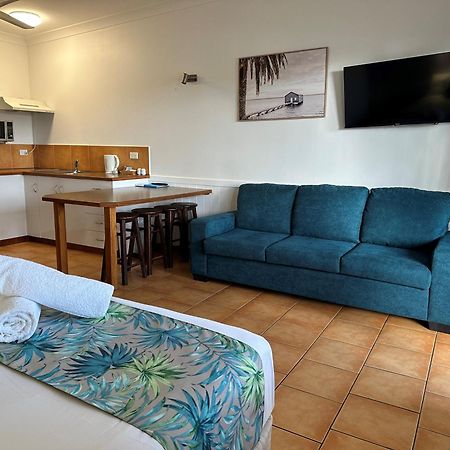 Cardwell Beachfront Motel Exterior photo