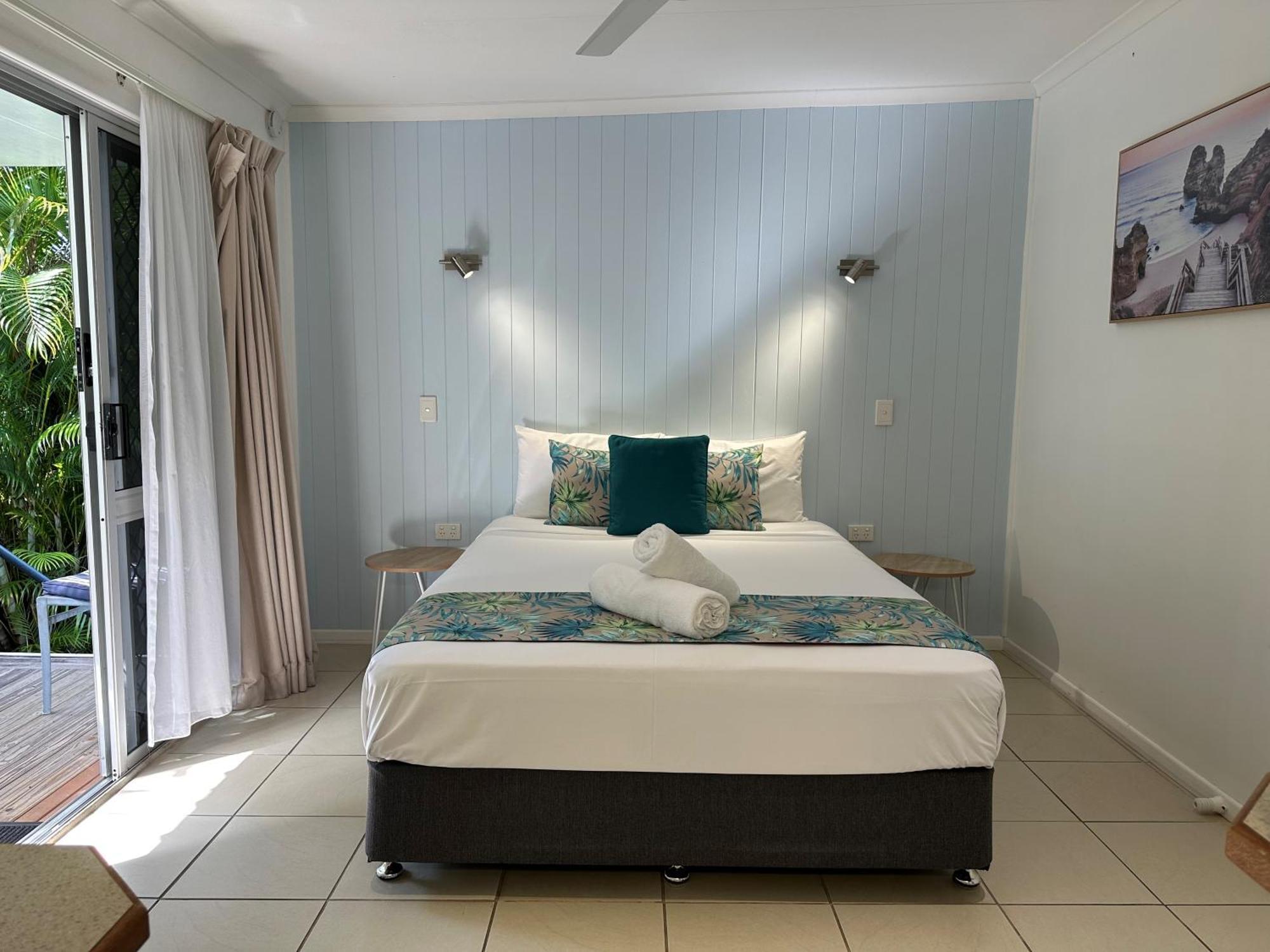 Cardwell Beachfront Motel Exterior photo