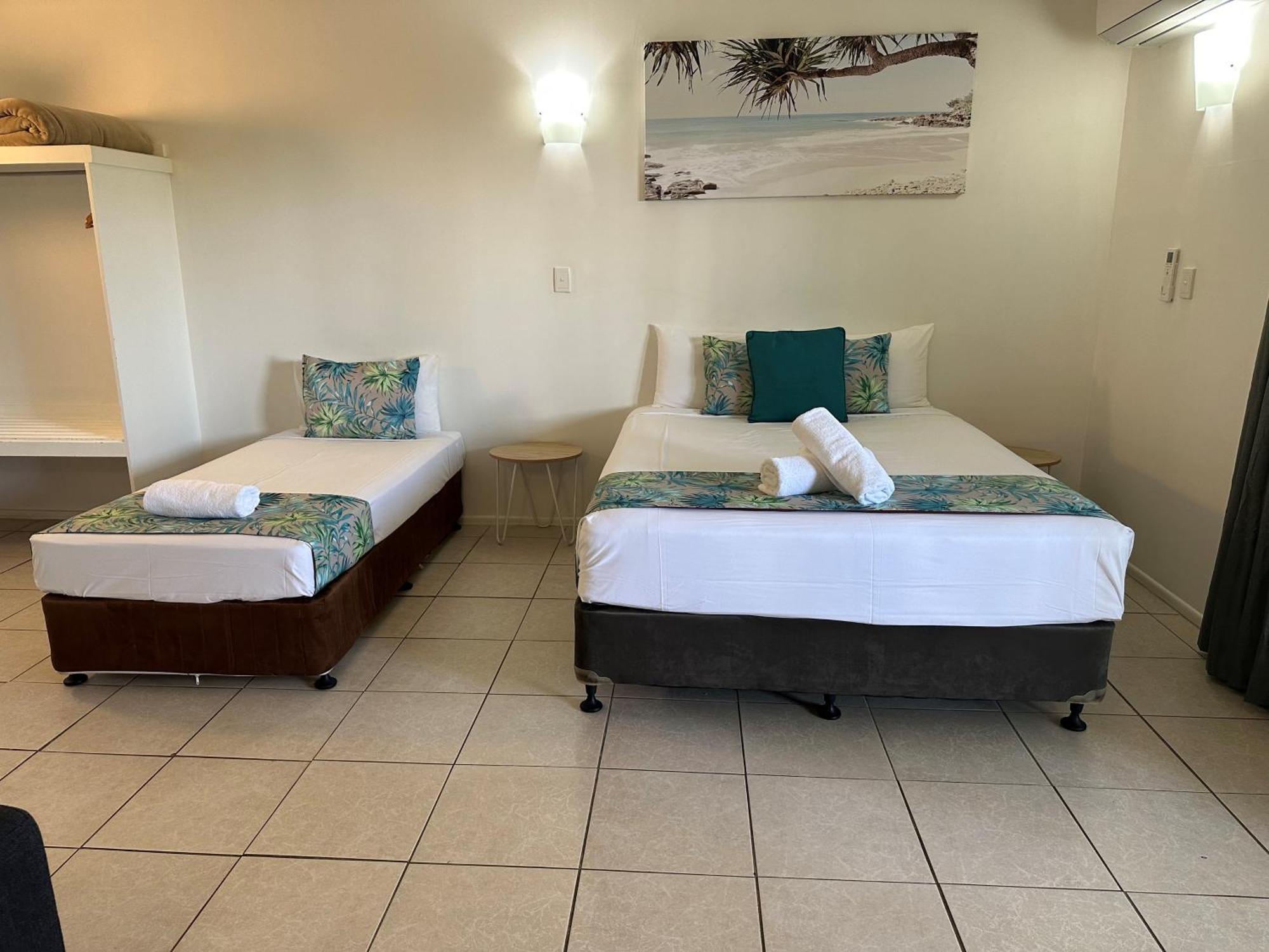 Cardwell Beachfront Motel Exterior photo